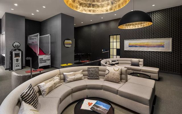 252 South Street 22-C, New York City, NY 10002