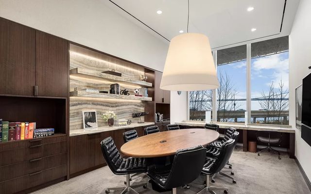 252 South Street 22-C, New York City, NY 10002