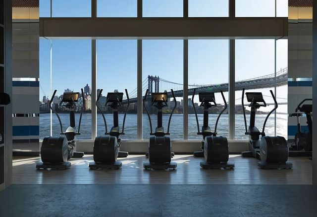 252 South Street 22-C, New York City, NY 10002