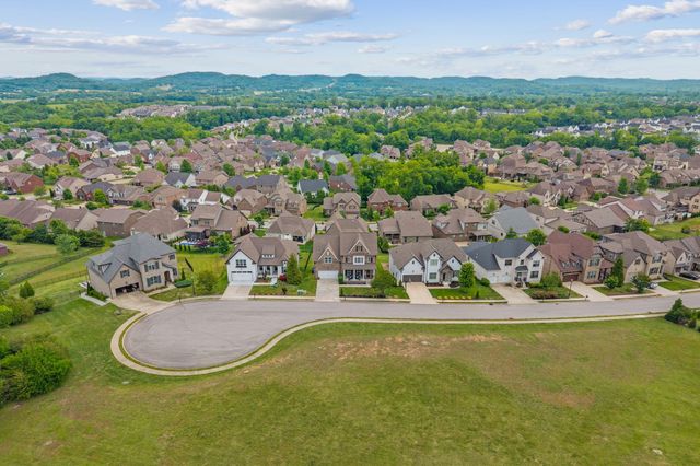 2336 Coppergate Way, Thompsons Station, TN 37179
