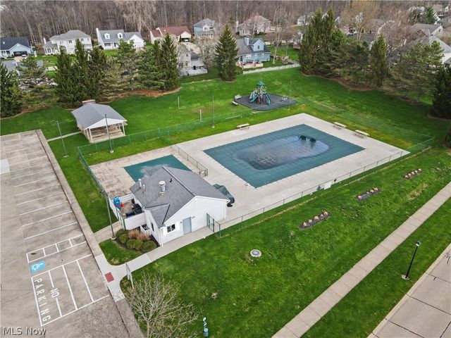 9809 Brookline Oval, Strongsville, OH 44136