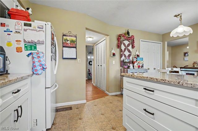 9809 Brookline Oval, Strongsville, OH 44136