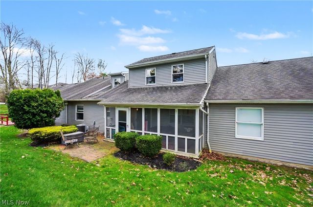 9809 Brookline Oval, Strongsville, OH 44136