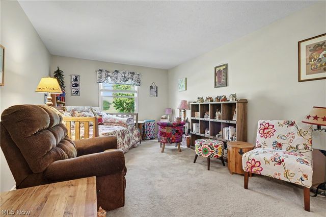 9809 Brookline Oval, Strongsville, OH 44136