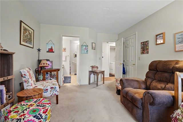 9809 Brookline Oval, Strongsville, OH 44136