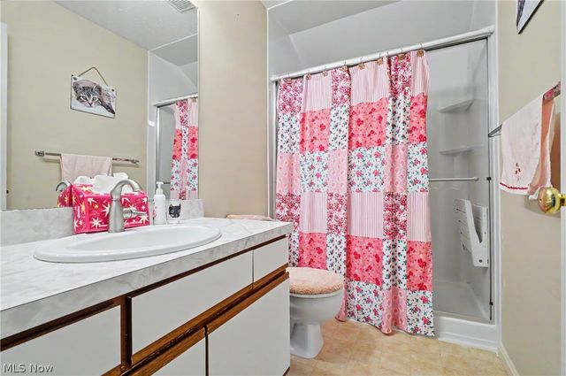 9809 Brookline Oval, Strongsville, OH 44136
