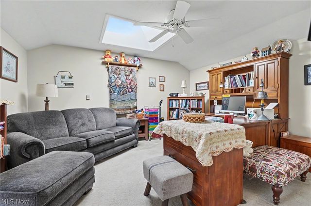 9809 Brookline Oval, Strongsville, OH 44136