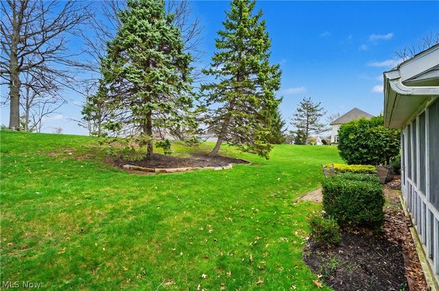 9809 Brookline Oval, Strongsville, OH 44136