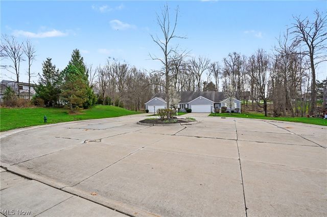 9809 Brookline Oval, Strongsville, OH 44136