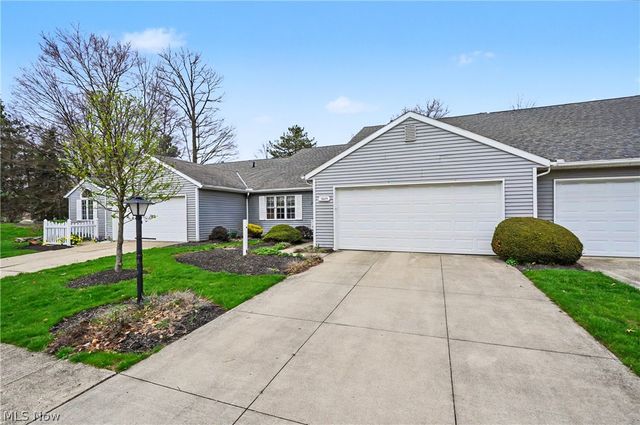 9809 Brookline Oval, Strongsville, OH 44136