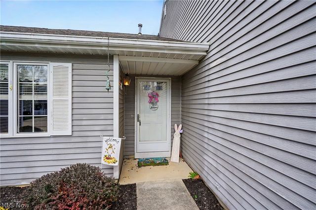 9809 Brookline Oval, Strongsville, OH 44136