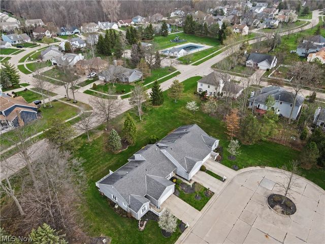 9809 Brookline Oval, Strongsville, OH 44136