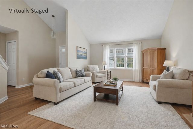 9809 Brookline Oval, Strongsville, OH 44136