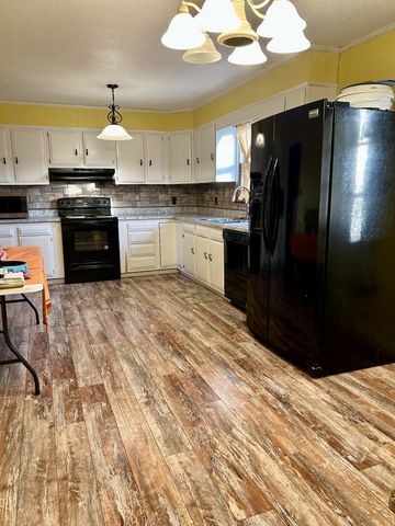 120 Mason Dr, Fayetteville, TN 37334