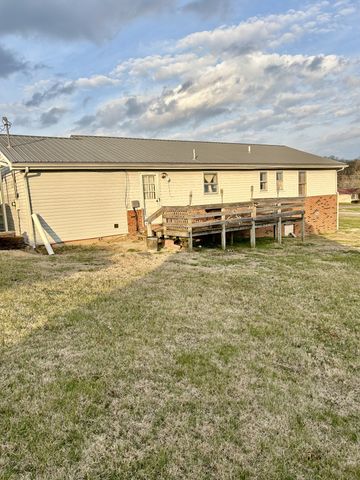 120 Mason Dr, Fayetteville, TN 37334