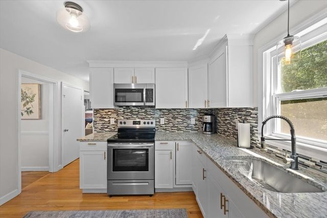 30 Chestnut St, Wrentham, MA 02093