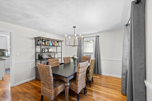 30 Chestnut St, Wrentham, MA 02093