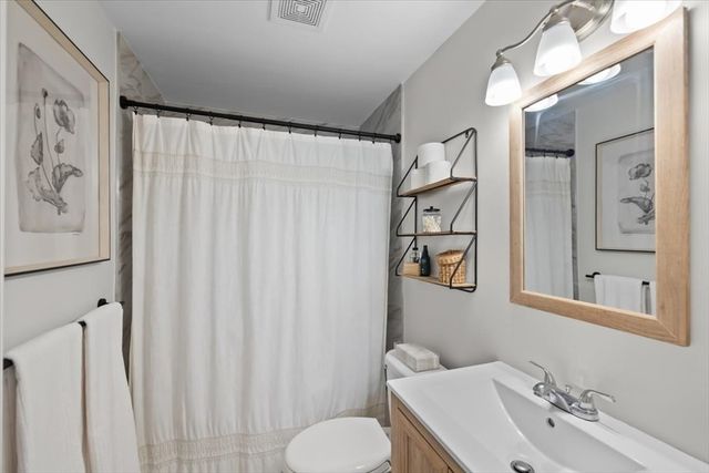30 Chestnut St, Wrentham, MA 02093