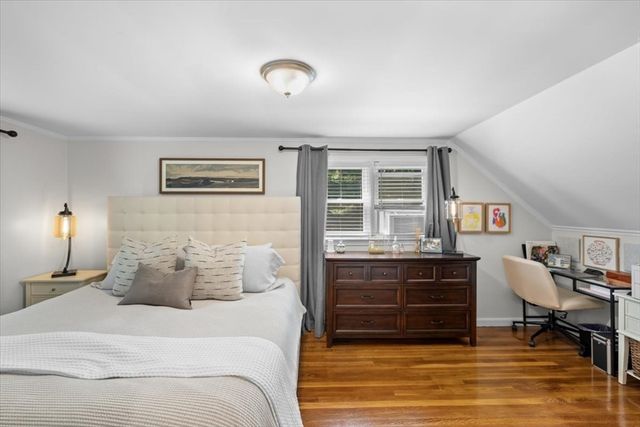 30 Chestnut St, Wrentham, MA 02093