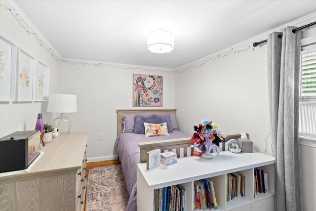 30 Chestnut St, Wrentham, MA 02093