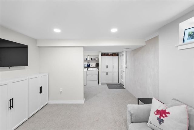 30 Chestnut St, Wrentham, MA 02093