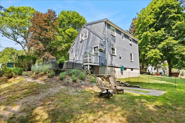 30 Chestnut St, Wrentham, MA 02093