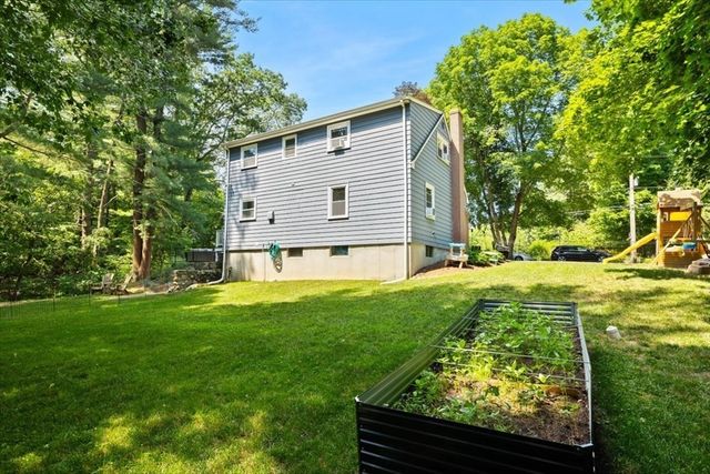 30 Chestnut St, Wrentham, MA 02093