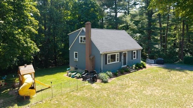 30 Chestnut St, Wrentham, MA 02093