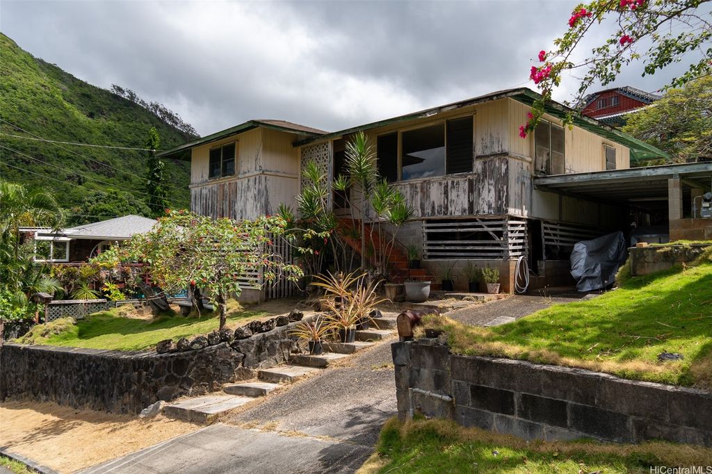 2521 Waiomao Road A, Honolulu, HI 96816
