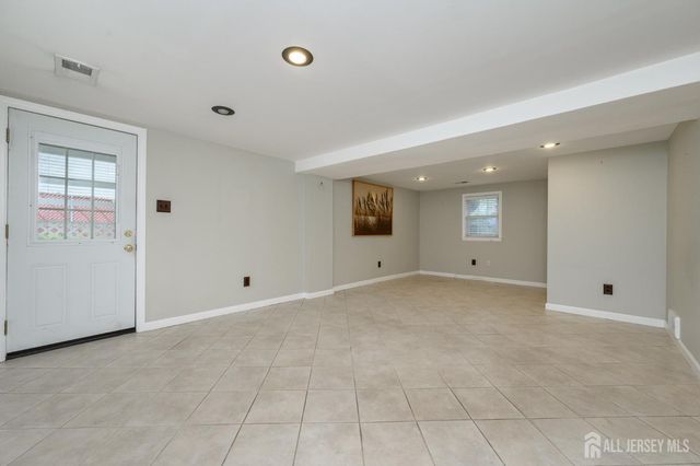 384 Maplewood Avenue, Colonia, NJ 07067