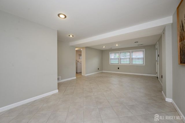 384 Maplewood Avenue, Colonia, NJ 07067