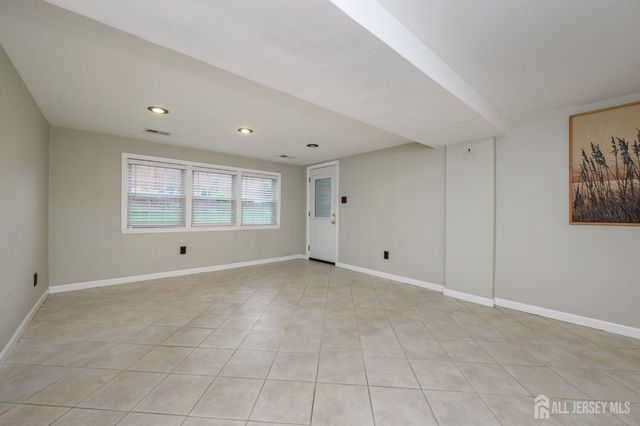 384 Maplewood Avenue, Colonia, NJ 07067