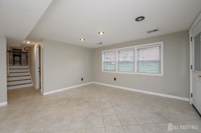 384 Maplewood Avenue, Colonia, NJ 07067