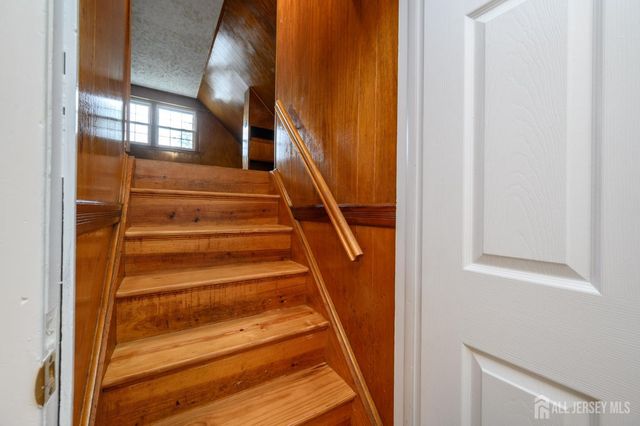 384 Maplewood Avenue, Colonia, NJ 07067