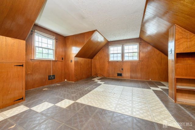 384 Maplewood Avenue, Colonia, NJ 07067