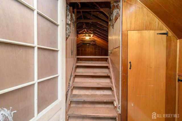 384 Maplewood Avenue, Colonia, NJ 07067