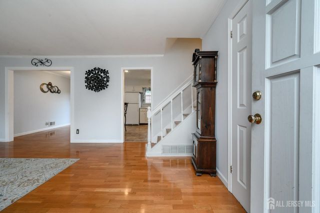 384 Maplewood Avenue, Colonia, NJ 07067