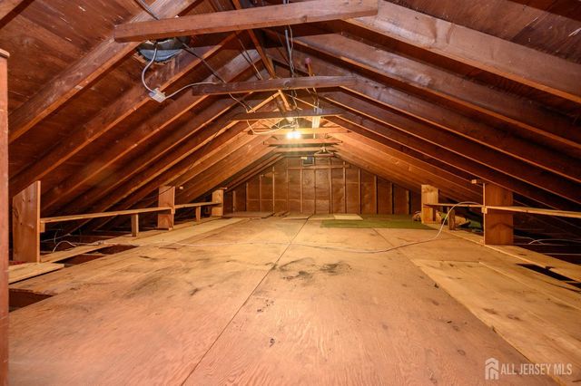 384 Maplewood Avenue, Colonia, NJ 07067