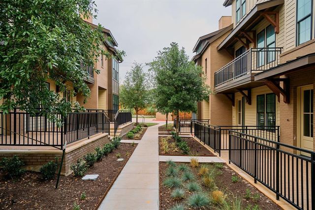 2209 Woodland Ave 802, Austin, TX 78741