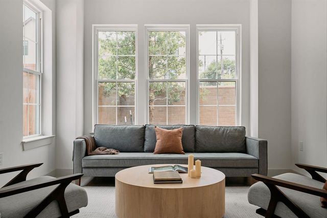 2209 Woodland Ave 802, Austin, TX 78741