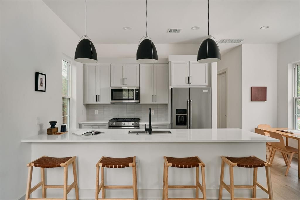 2209 Woodland Ave 802, Austin, TX 78741
