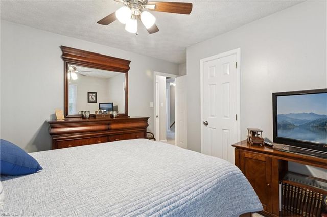 53 S Valasia RD, Poquoson, VA 23662