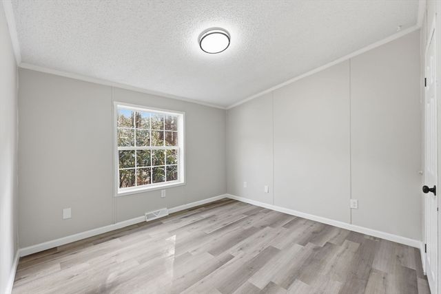 10 Gardner Falls Road, Buckland, MA 01370