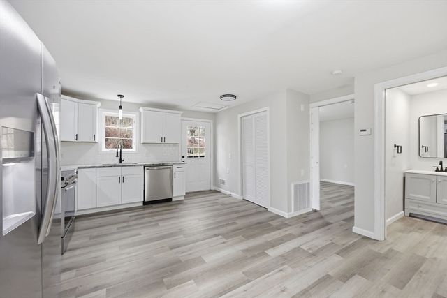 10 Gardner Falls Road, Buckland, MA 01370