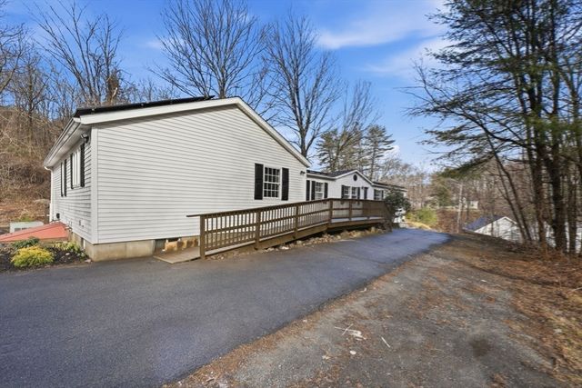 10 Gardner Falls Road, Buckland, MA 01370