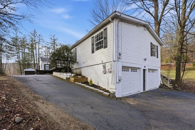 10 Gardner Falls Road, Buckland, MA 01370