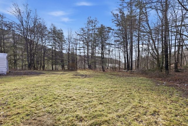 10 Gardner Falls Road, Buckland, MA 01370