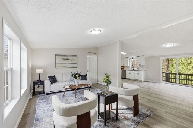 10 Gardner Falls Road, Buckland, MA 01370