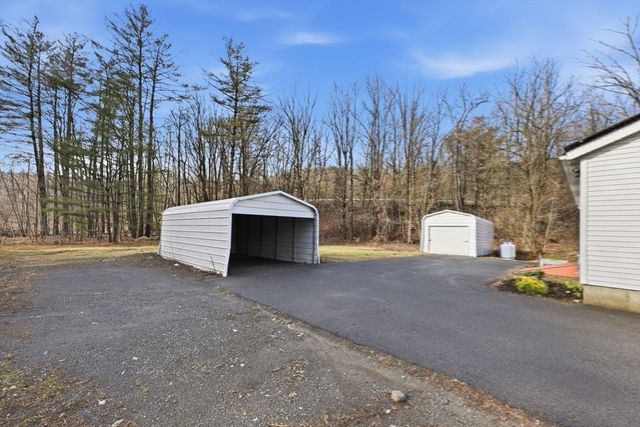 10 Gardner Falls Road, Buckland, MA 01370