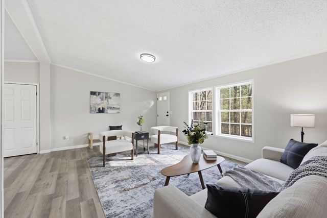 10 Gardner Falls Road, Buckland, MA 01370